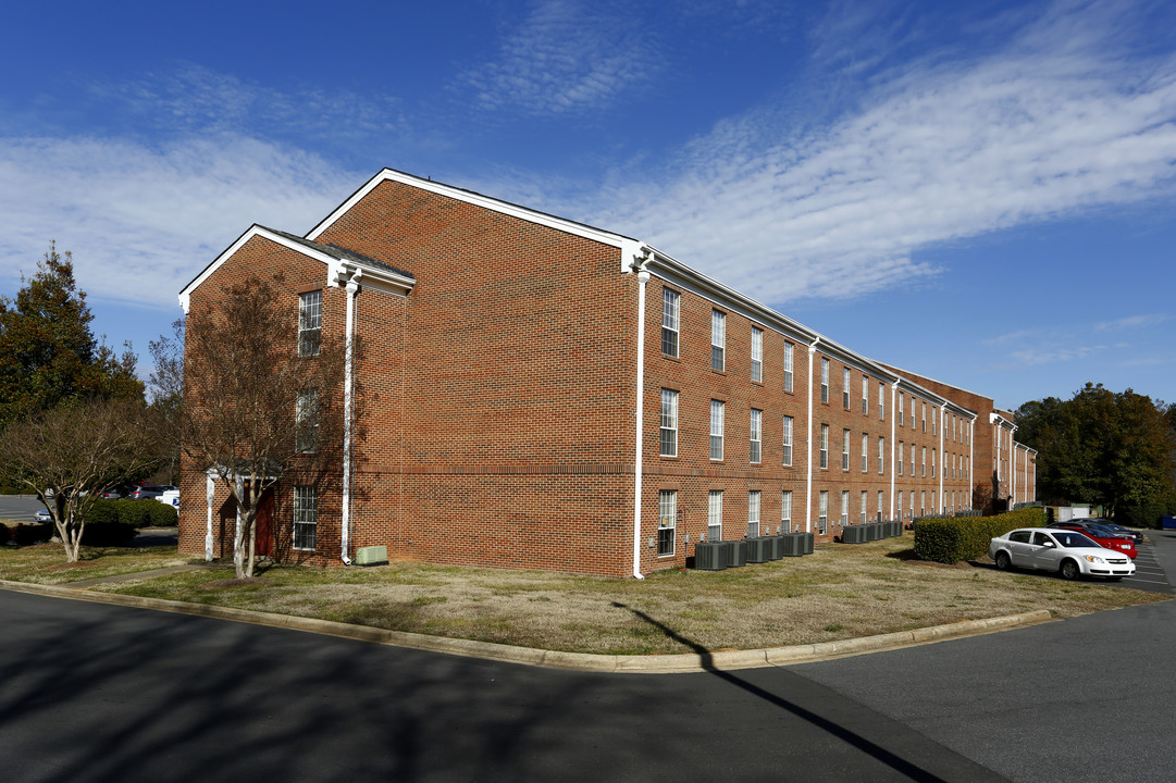 ARP Manor in Gastonia, NC - Building Photo