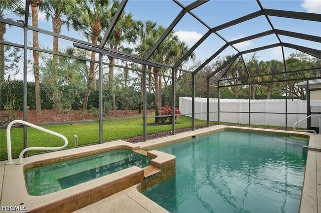 11801 Pine Timber Ln in Ft. Myers, FL - Building Photo - Building Photo