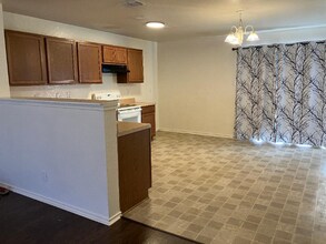 9910 Amber Ledge in San Antonio, TX - Building Photo - Building Photo