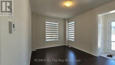 90 Sun Vly Ave in Wasaga Beach, ON - Building Photo - Building Photo