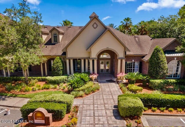 7800 Point Meadows Dr in Jacksonville, FL - Building Photo