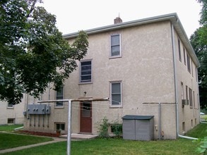 5709-5715 Lyndale Ave S in Minneapolis, MN - Foto de edificio - Building Photo