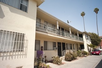 Berendo Apartments in Los Angeles, CA - Building Photo - Building Photo