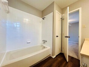 7613 Navarro Pl in Austin, TX - Building Photo - Building Photo