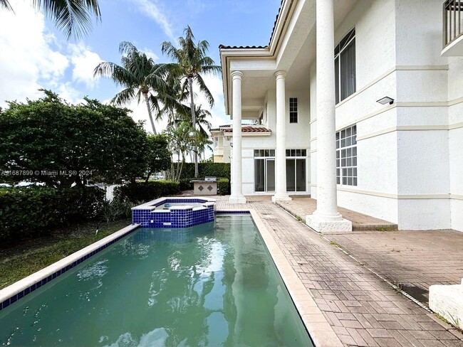 996 Sanibel Dr in Hollywood, FL - Building Photo - Building Photo