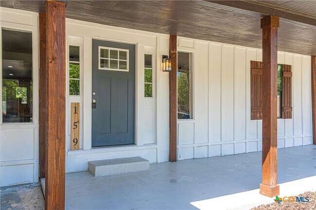 159 S Hackberry Ave in New Braunfels, TX - Building Photo - Building Photo