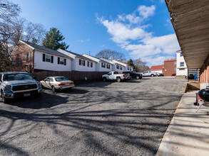 100 Trapelo Rd in Waltham, MA - Building Photo - Building Photo