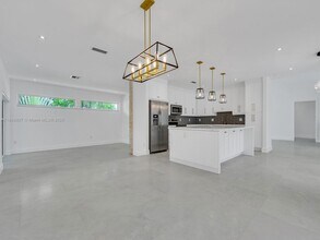 7800 SW 181st Terrace in Palmetto Bay, FL - Building Photo - Building Photo