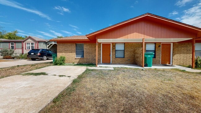 211 W Dove Ln in Harker Heights, TX - Building Photo - Building Photo