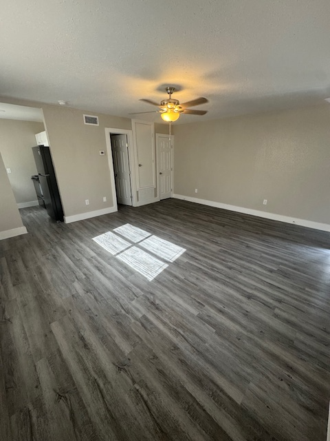 5220 Weber Rd in Corpus Christi, TX - Building Photo