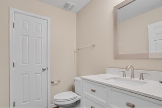 9329 Lenox Pointe Dr in Charlotte, NC - Building Photo - Building Photo