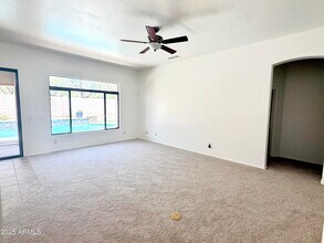 4208 E Hamblin Dr in Phoenix, AZ - Foto de edificio - Building Photo