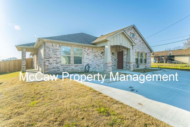 property at 709 W Madison St