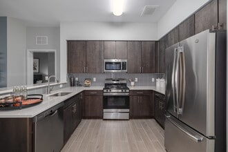 Grove Crossing in Bloomfield, NJ - Building Photo - Interior Photo