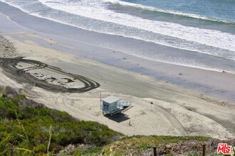 649 Paseo De La Playa in Redondo Beach, CA - Building Photo - Building Photo