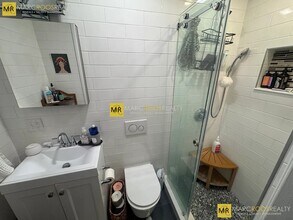 464 Beacon St, Unit 3R in Boston, MA - Building Photo - Building Photo