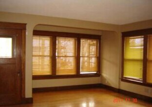 1698 Marshall Ave, Unit Main floor in St. Paul, MN - Building Photo - Building Photo