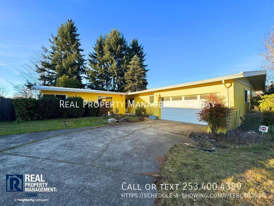 1748 N Narrows Dr in Tacoma, WA - Building Photo