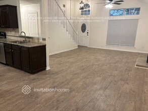 1010 Silver Spruce Dr in Arlington, TX - Foto de edificio - Building Photo