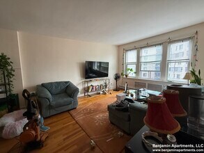 33 Lancaster Terrace, Unit 303 in Brookline, MA - Building Photo - Building Photo