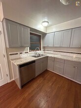 12000 NE Morris St in Portland, OR - Building Photo - Building Photo