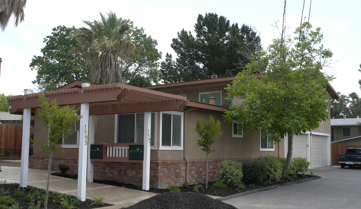 1597 3rd Ave in Walnut Creek, CA - Building Photo