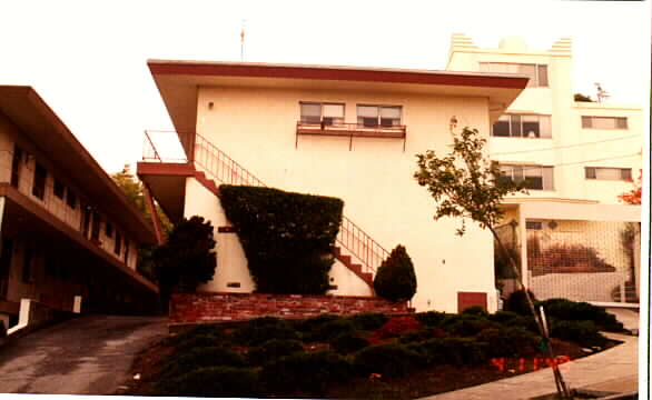 8 Whitmore Pl in Oakland, CA - Building Photo