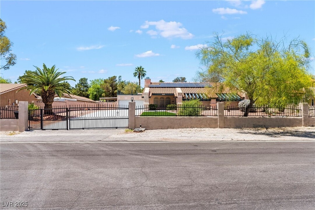 1765 Belcastro St in Las Vegas, NV - Building Photo