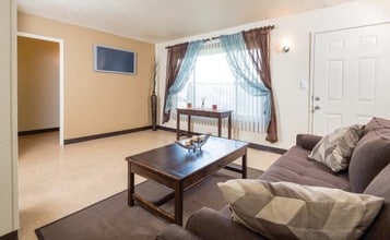Mountain View Cottages in Indio, CA - Building Photo - Interior Photo