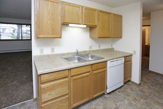 Calgary Apartments in Bismarck, ND - Building Photo - Interior Photo