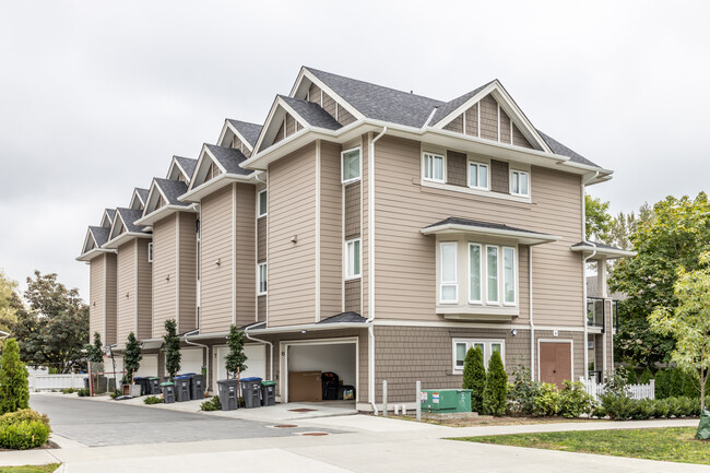 Clover Landing in Surrey, BC - Building Photo - Building Photo