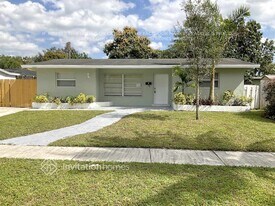 640 SW 51st Ave in Margate, FL - Building Photo