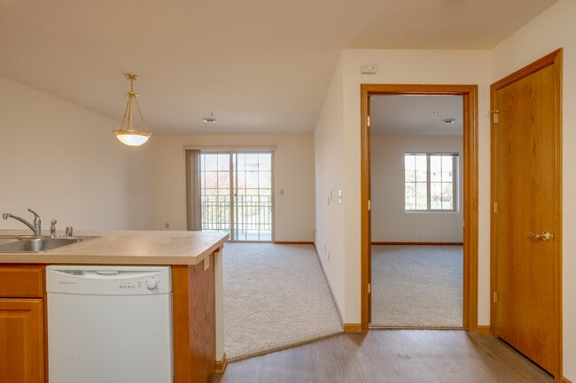 Prairie Villa Senior Apartments in Pleasant Prairie, WI - Foto de edificio - Interior Photo