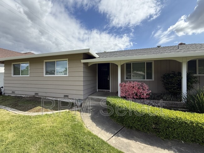 property at 1238 Woodfield Ave