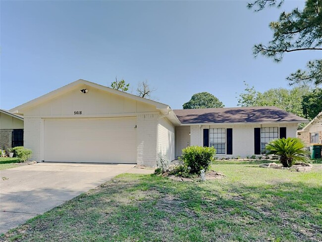 5618 Hickory Forest Dr