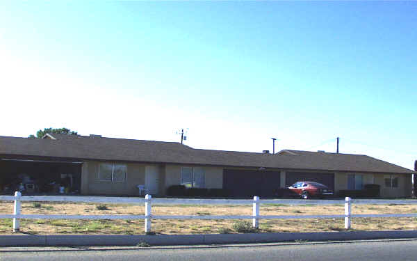 21398 Nisqually Rd in Apple Valley, CA - Building Photo - Building Photo