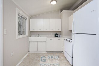 14429 SE Harrison St in Portland, OR - Building Photo - Building Photo