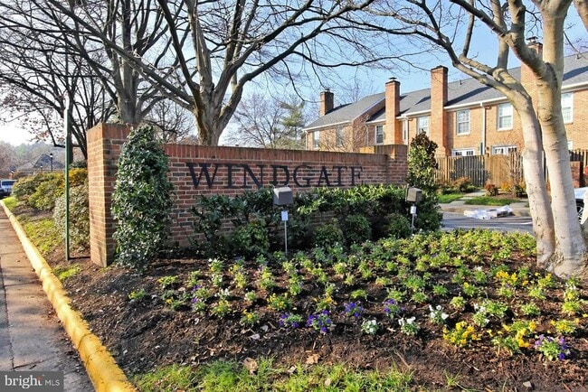 property at 2616-H S Arlington Mill Dr