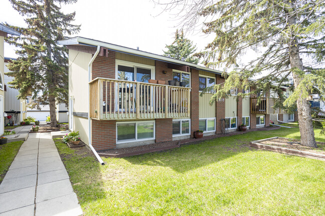 2015 2 Av NW in Calgary, AB - Building Photo - Primary Photo