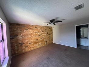 2600 E Montgomery St in Laredo, TX - Building Photo - Building Photo