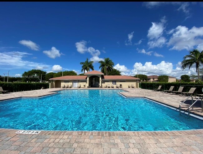 2204 SE 25th Ave in Homestead, FL - Building Photo - Building Photo