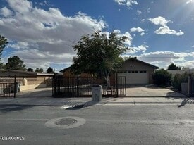 386 McCune Rd in El Paso, TX - Building Photo