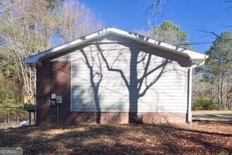 2420 Green Rd in Loganville, GA - Foto de edificio - Building Photo