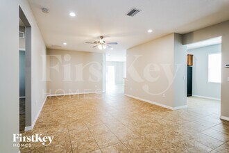 6308 Twin Bridges Dr in Zephyrhills, FL - Building Photo - Building Photo