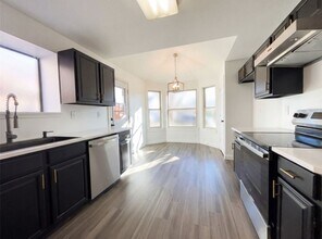 2109 Woodland Oaks Dr in Arlington, TX - Building Photo - Building Photo