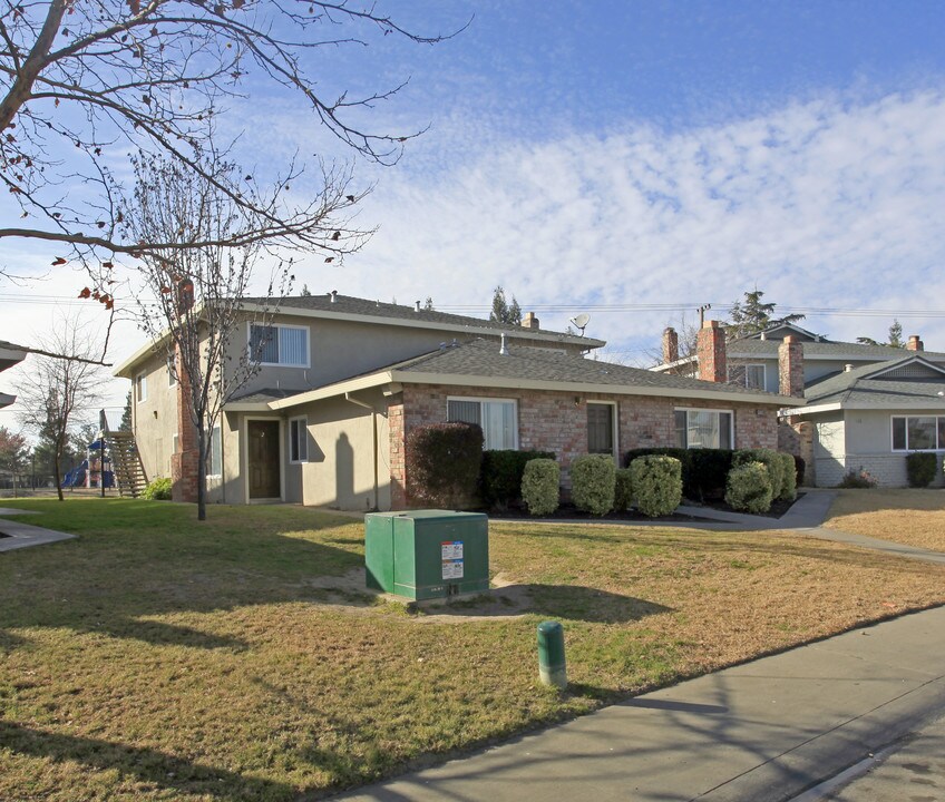4125 Apostolo Cir in Sacramento, CA - Foto de edificio