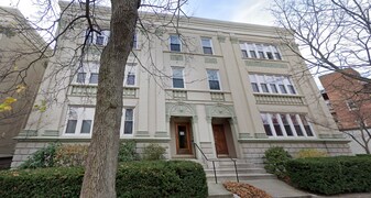 76 Egmont St, Unit 5 in Brookline, MA - Building Photo