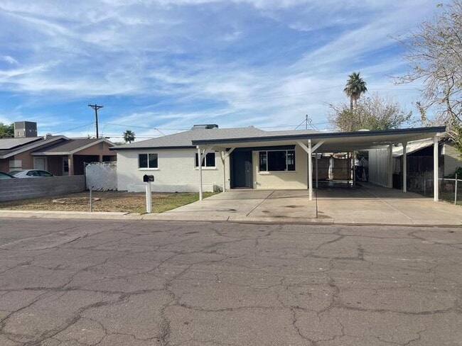 property at 4602 W Whitton Ave