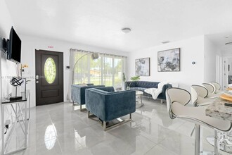 3632 SW 17th St in Fort Lauderdale, FL - Building Photo - Building Photo