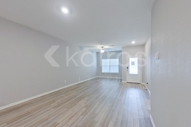 205 Capital Hl Vw in Liberty Hill, TX - Building Photo - Building Photo